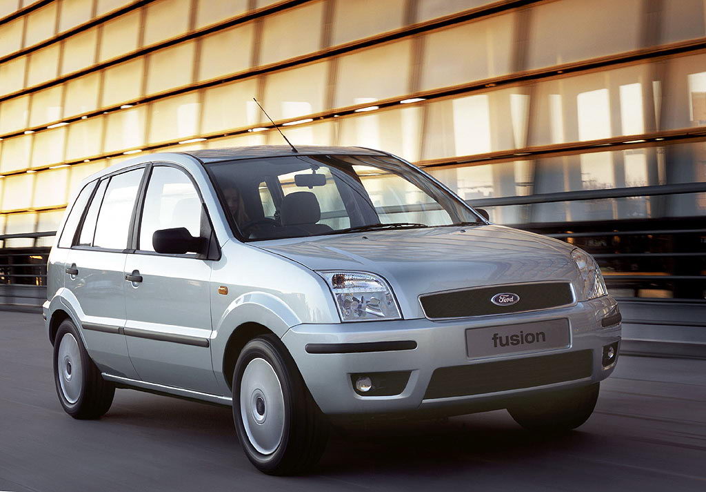 Ford Fusion 2002 004.jpg